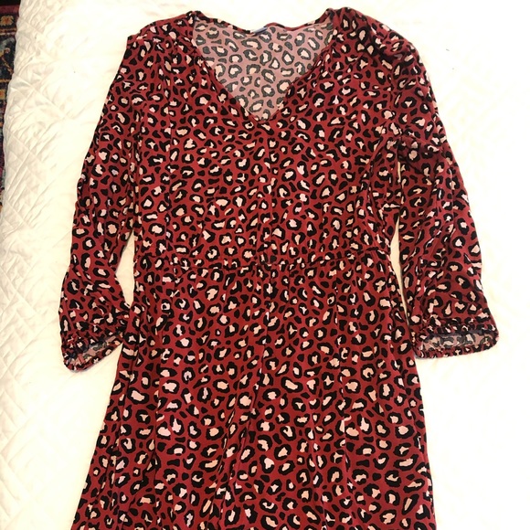 Old Navy Dresses & Skirts - ✨5/$25✨Old Navy 3/4 sleeve Red Cheetah Print Dress
